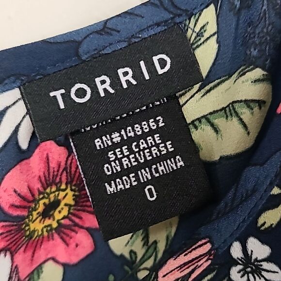 Torrid Floral Print Georgette Pleated Back Blouse Scoop Relaxed Fit Keyhole L/12 - Picture 7 of 11